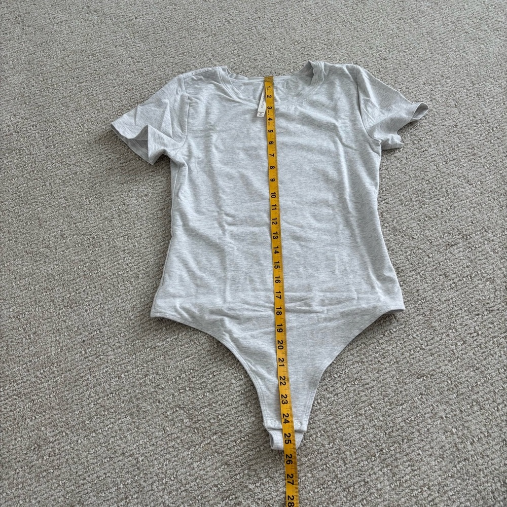 Aritzia Soft Contour Short Sleeve Bodysuit - Picture 5 of 6
